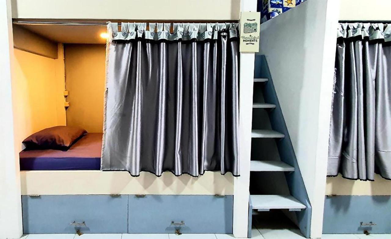 Tiny Room Hostel Toyapakeh Buitenkant foto